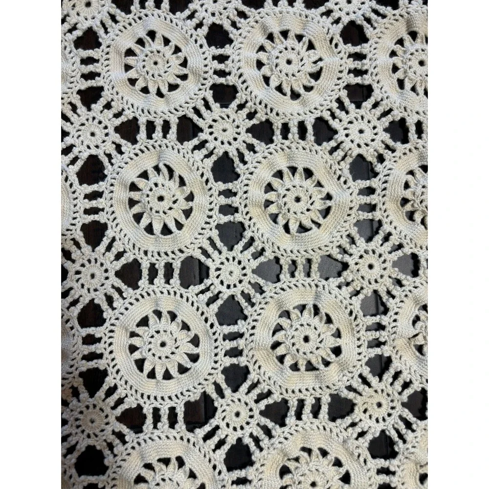 Handmade Crochet Tablecloth Coverlet Cottage Core Medallion Vtg 80